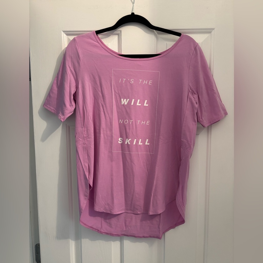 NWOT Under Armour lavender tunic tee with side slits - M